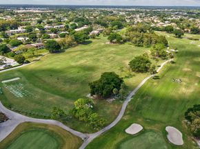 8450 Casa Del Lago J, Boca Raton FL 33433