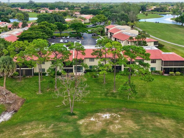 8450 Casa Del Lago J, Boca Raton FL 33433