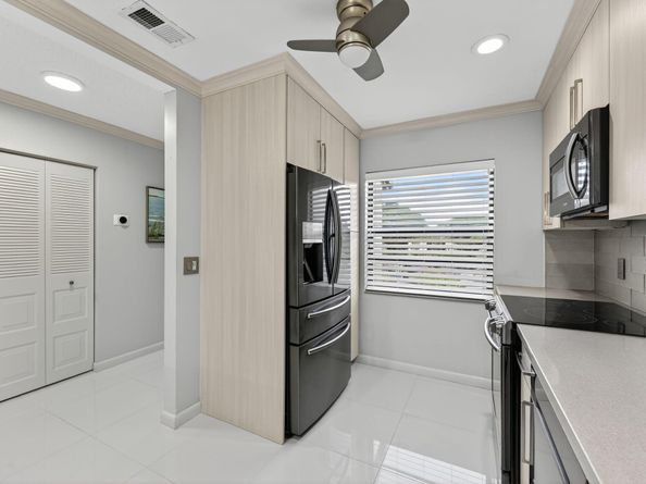 8450 Casa Del Lago J, Boca Raton FL 33433