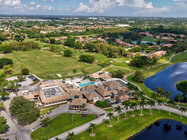 8450 Casa Del Lago J, Boca Raton FL 33433
