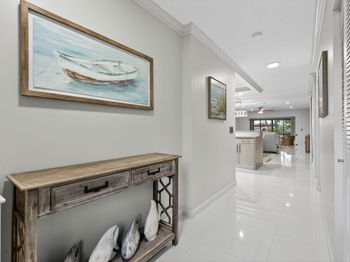 8450 Casa Del Lago