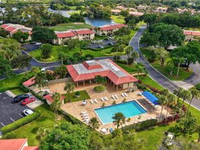 8450 Casa Del Lago J, Boca Raton FL 33433