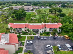 8450 Casa Del Lago J, Boca Raton FL 33433