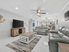 8450 Casa Del Lago J, Boca Raton FL 33433