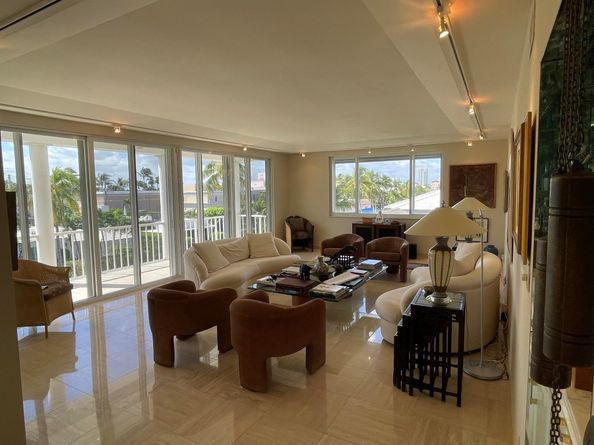 145 Peruvian Avenue 301, Palm Beach FL 33480