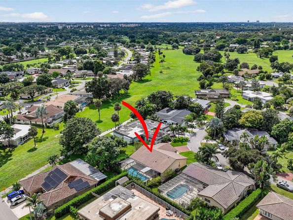 5904 Blue Beech Ct, Tamarac FL 33319