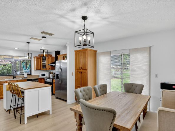 5904 Blue Beech Ct, Tamarac FL 33319