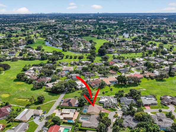 5904 Blue Beech Ct, Tamarac FL 33319