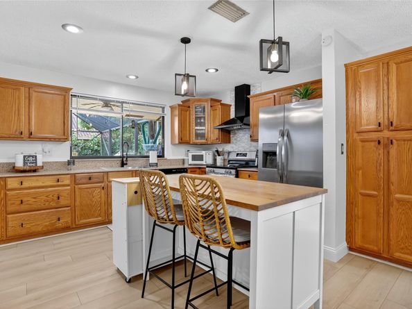 5904 Blue Beech Ct, Tamarac FL 33319