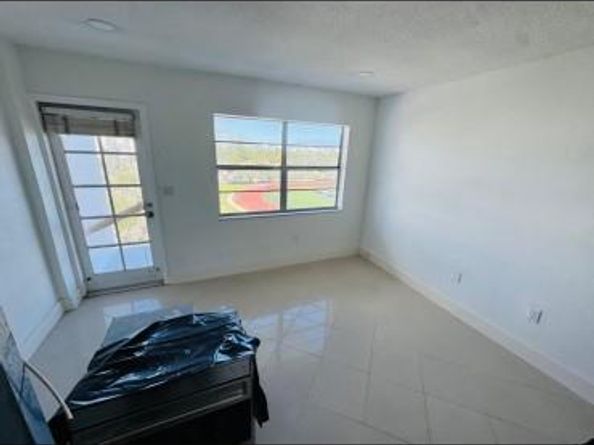 1130 11th St 6J, Miami Beach FL 33139