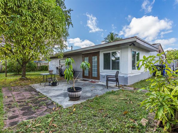 1610 SW 68th Ter, North Lauderdale FL 33068