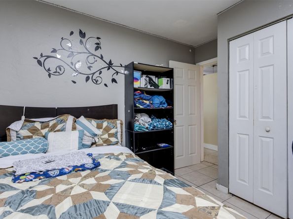 1610 SW 68th Ter, North Lauderdale FL 33068