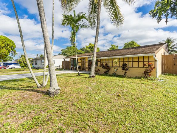 1610 SW 68th Ter, North Lauderdale FL 33068