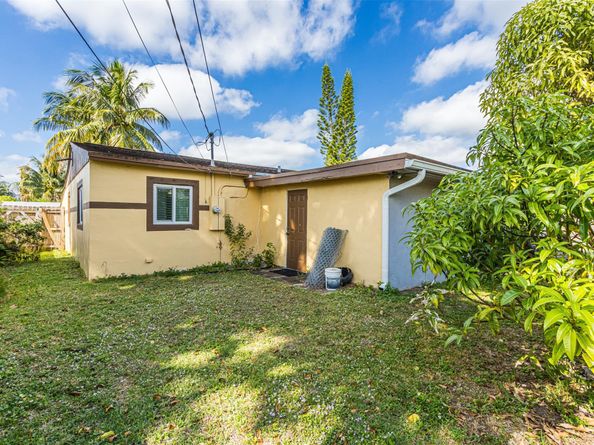 1610 SW 68th Ter, North Lauderdale FL 33068
