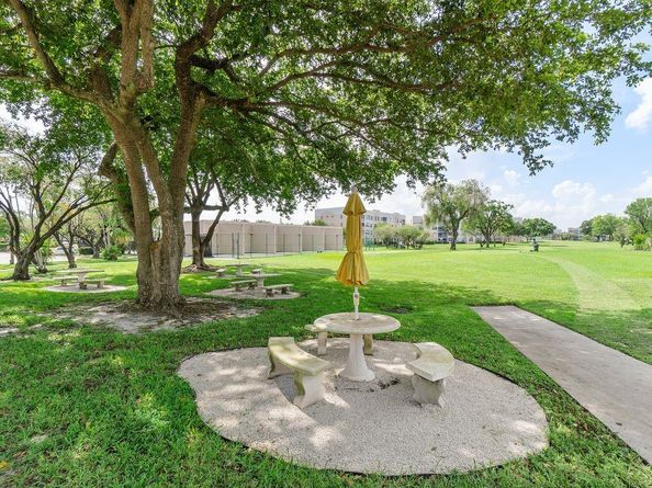 10382 NW 24th Pl 201, Sunrise FL 33322