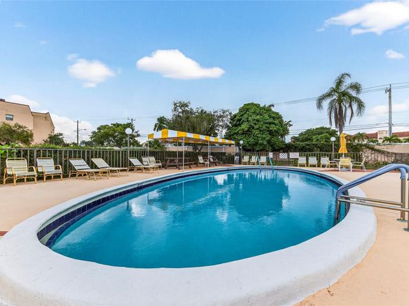 2900 N Pine Island Rd 312, Sunrise FL 33322