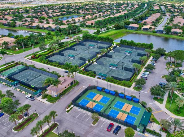 566 Brittany L, Delray Beach FL 33446