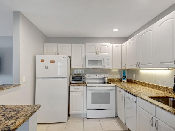 566 Brittany L, Delray Beach FL 33446