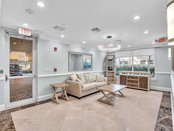 9 NE 20th Ave 203, Deerfield Beach FL 33441