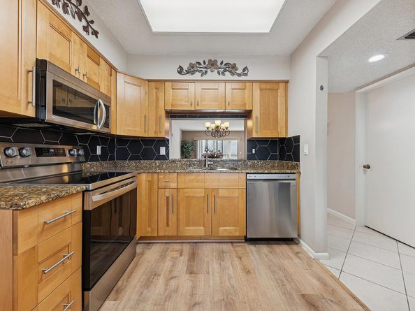 7280 Amberly Lane 208, Delray Beach FL 33446