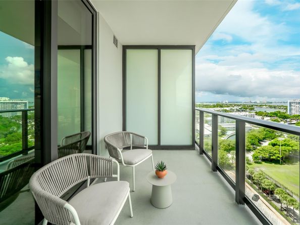 580 72nd St 1413, Miami Beach FL 33141