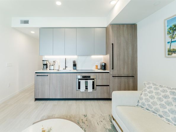 580 72nd St 1413, Miami Beach FL 33141