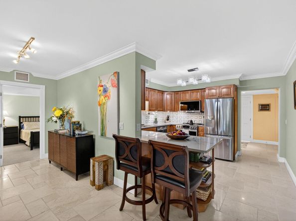 129 S Golfview Road 7, Lake Worth Beach FL 33460