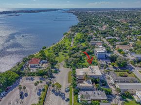 129 S Golfview Road 7, Lake Worth Beach FL 33460