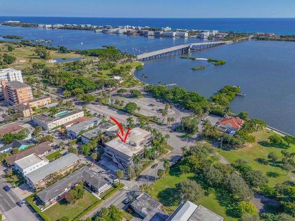 129 S Golfview Road 7, Lake Worth Beach FL 33460