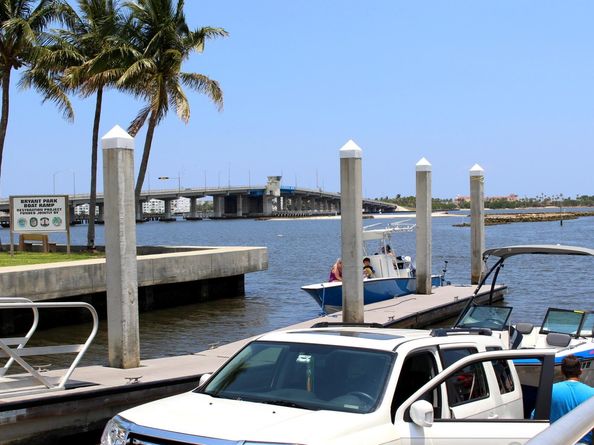 129 S Golfview Road 7, Lake Worth Beach FL 33460