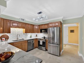 129 S Golfview Road 7, Lake Worth Beach FL 33460