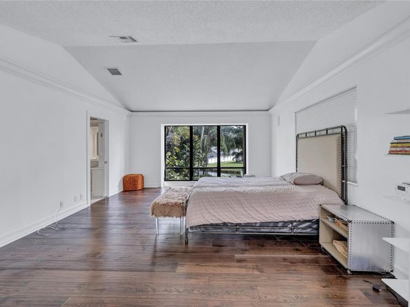 10120 Vestal Ct, Coral Springs FL 33071