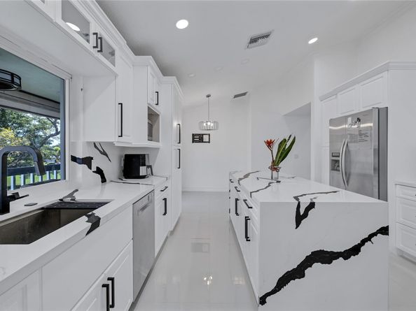 10120 Vestal Ct, Coral Springs FL 33071