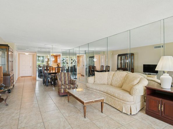 157 Atlantis Boulevard 104, Atlantis FL 33462