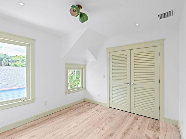 313 Vallette Way Way, West Palm Beach FL 33401