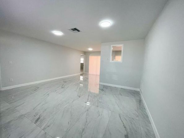 7750 Atlanta St, Hollywood FL 33024