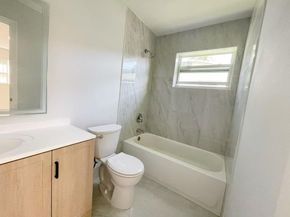 7750 Atlanta St, Hollywood FL 33024