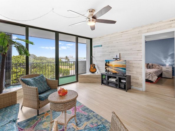 5600 N Flagler Drive 407, West Palm Beach FL 33407