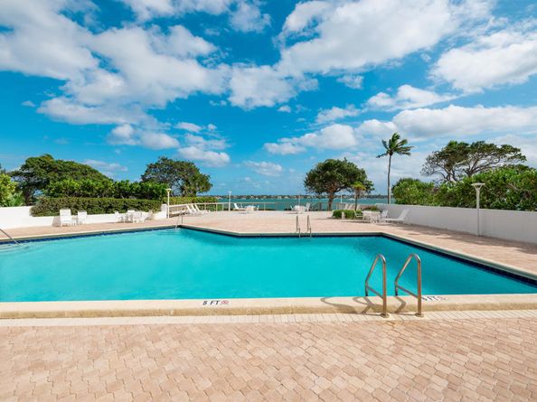 5600 N Flagler Drive 407, West Palm Beach FL 33407