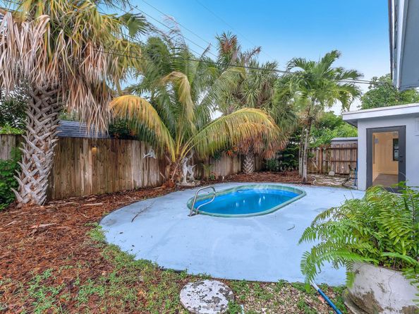 2021 NE 59th Pl, Fort Lauderdale FL 33308