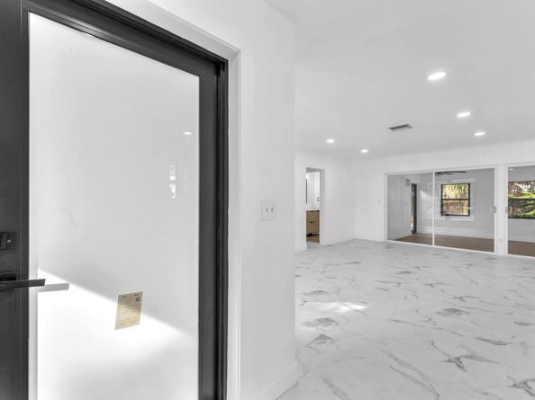 2021 NE 59th Pl, Fort Lauderdale FL 33308