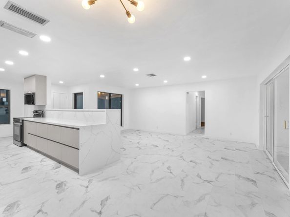 2021 NE 59th Pl, Fort Lauderdale FL 33308