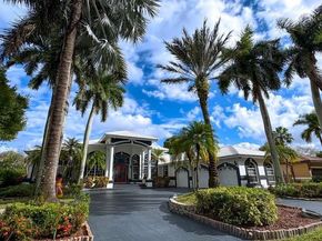 1716 NW 124th Way, Coral Springs FL 33071