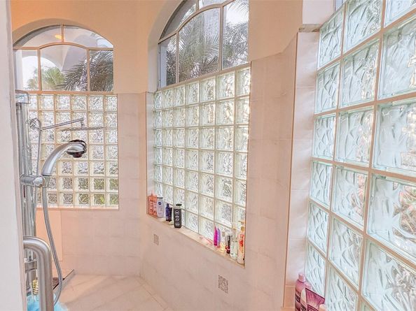 1716 NW 124th Way, Coral Springs FL 33071