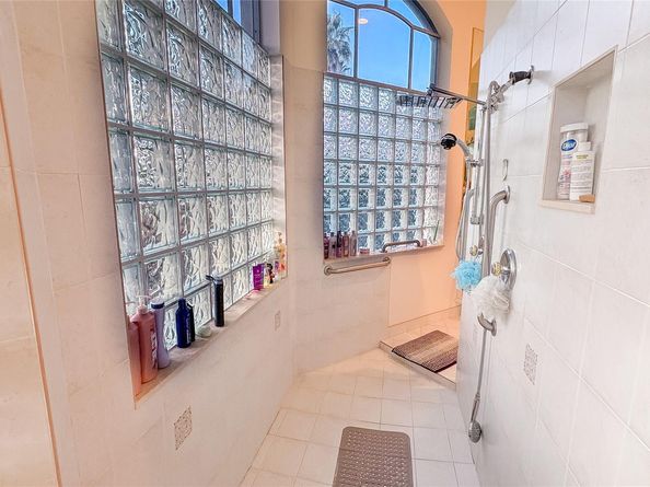 1716 NW 124th Way, Coral Springs FL 33071