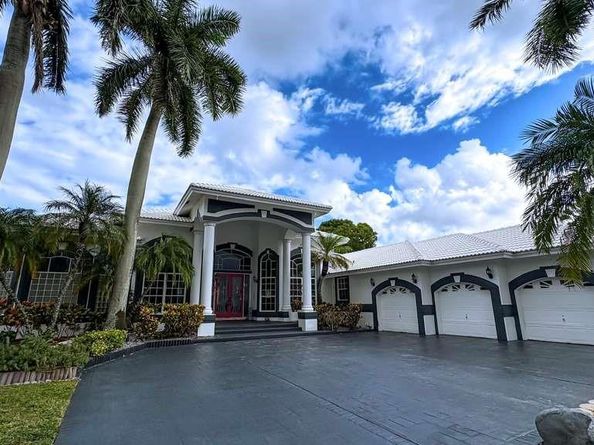 1716 NW 124th Way, Coral Springs FL 33071