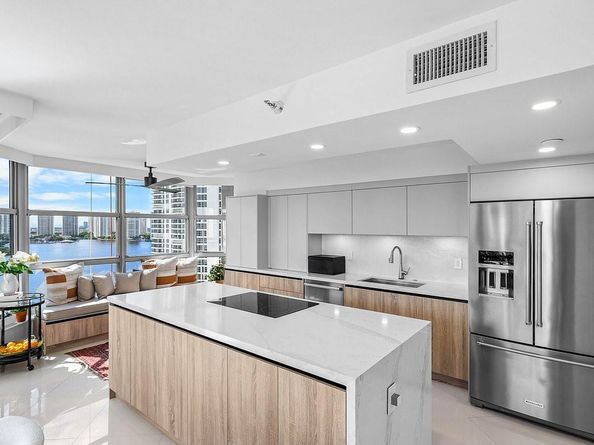 3500 Mystic Pointe Dr 1808, Aventura FL 33180