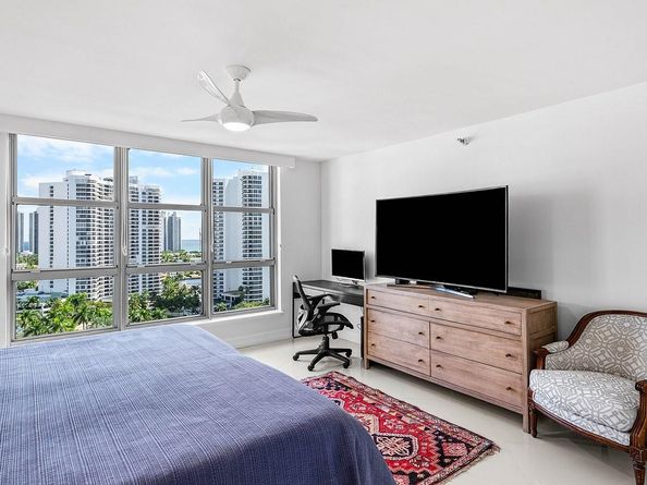 3500 Mystic Pointe Dr 1808, Aventura FL 33180