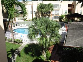 8390 Lagos De Campo Blvd 304, Tamarac FL 33321