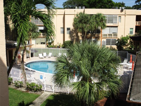 8390 Lagos De Campo Blvd 304, Tamarac FL 33321